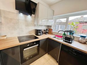 Kitchen- click for photo gallery